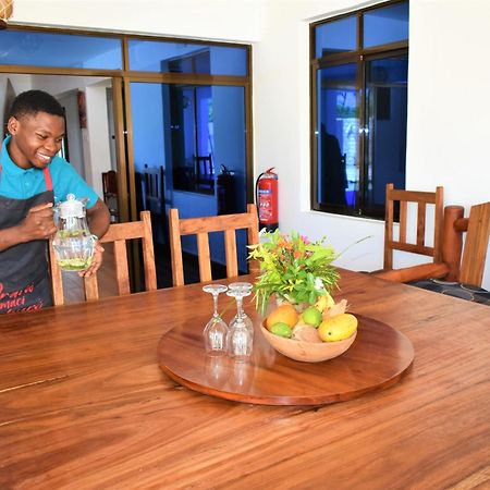 Private Backdoor Villa With Big Swimming Pool And Services Of Chef Included Diani Beach Extérieur photo