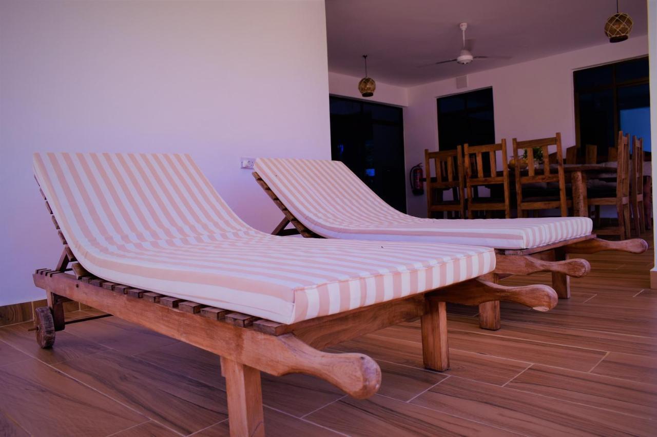 Private Backdoor Villa With Big Swimming Pool And Services Of Chef Included Diani Beach Extérieur photo