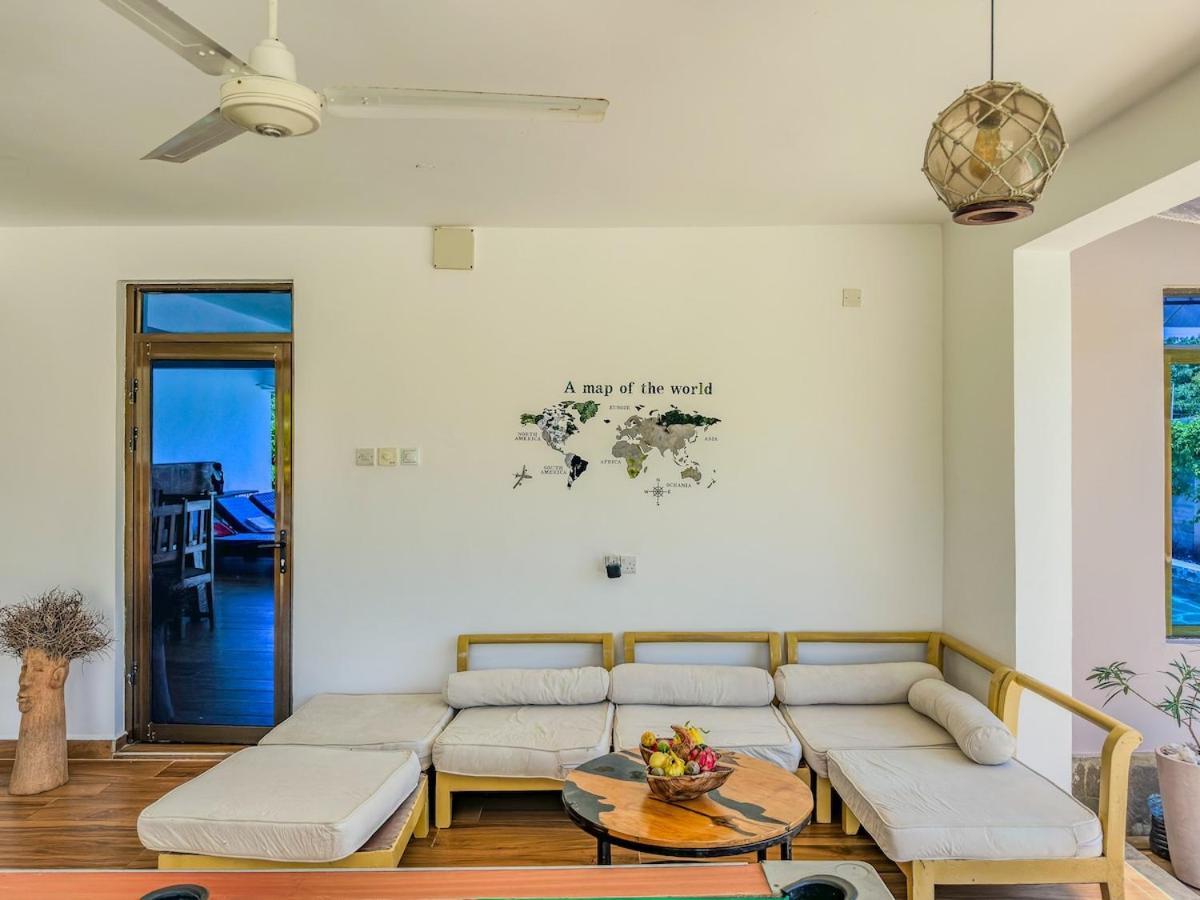 Private Backdoor Villa With Big Swimming Pool And Services Of Chef Included Diani Beach Extérieur photo