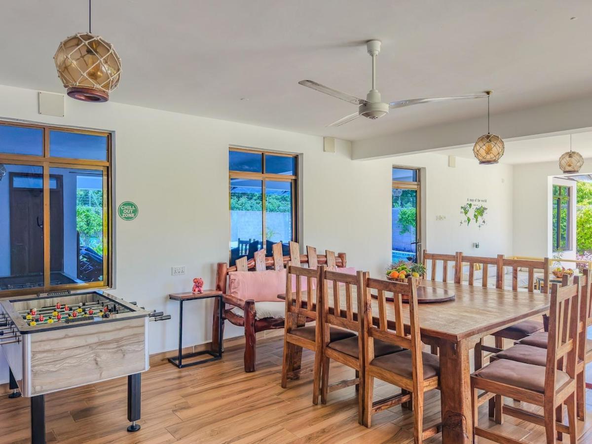 Private Backdoor Villa With Big Swimming Pool And Services Of Chef Included Diani Beach Extérieur photo